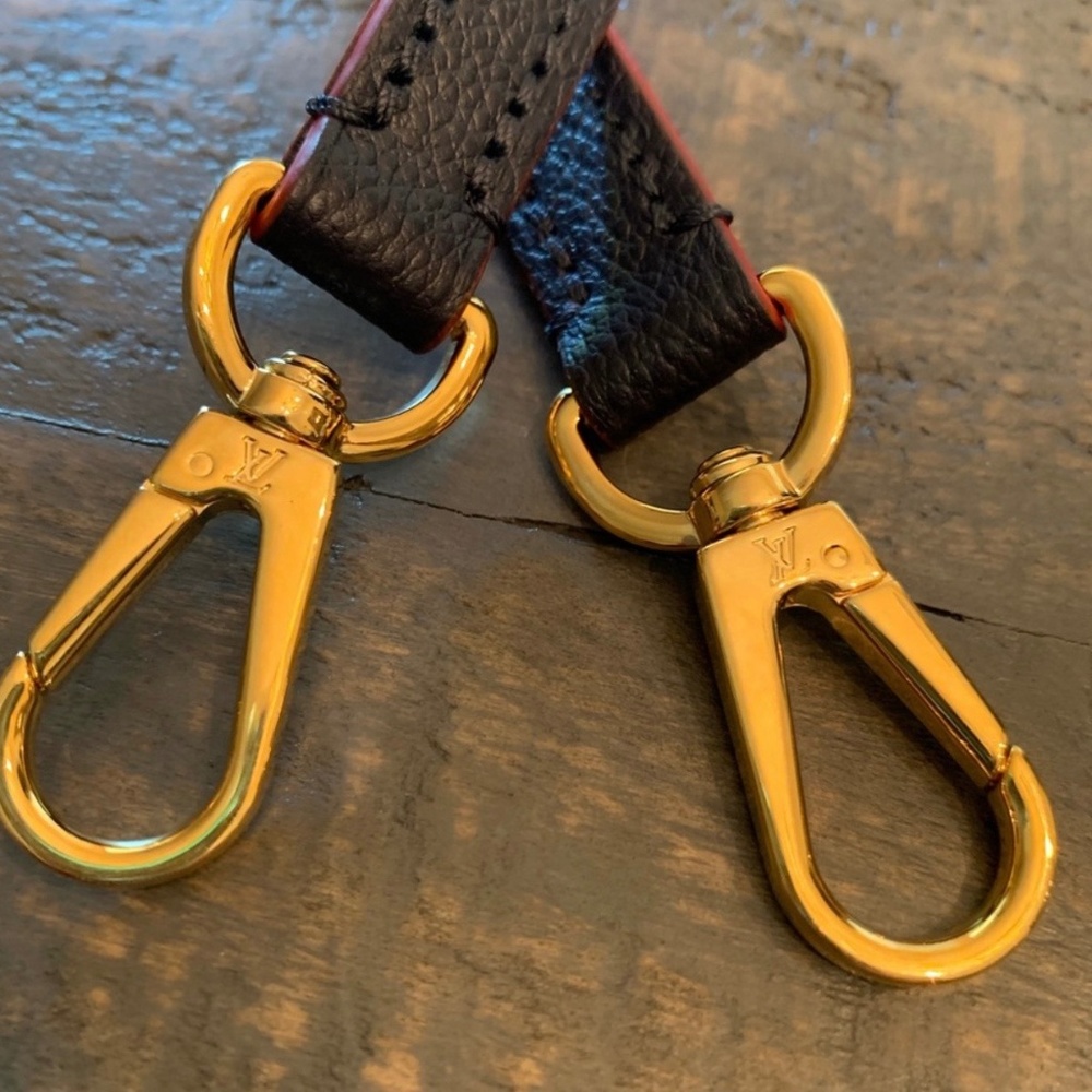 NWOT- 100% Authentic Louis Vuitton Montaigne strap